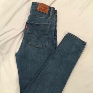 721 high rise skinny Levi jeans size 27 wide 28 long